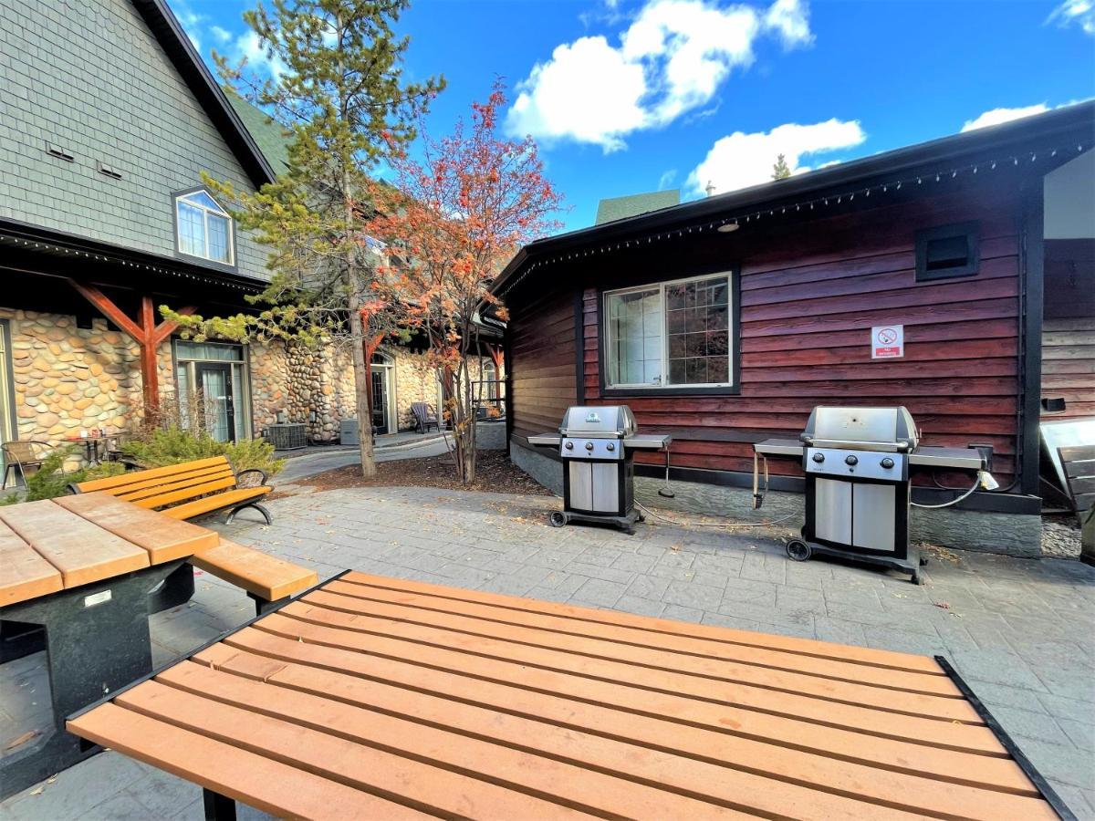 Renovated Chalet At Mystic Springs, Mountain Views, Pets Welcome! Canmore Exterior photo