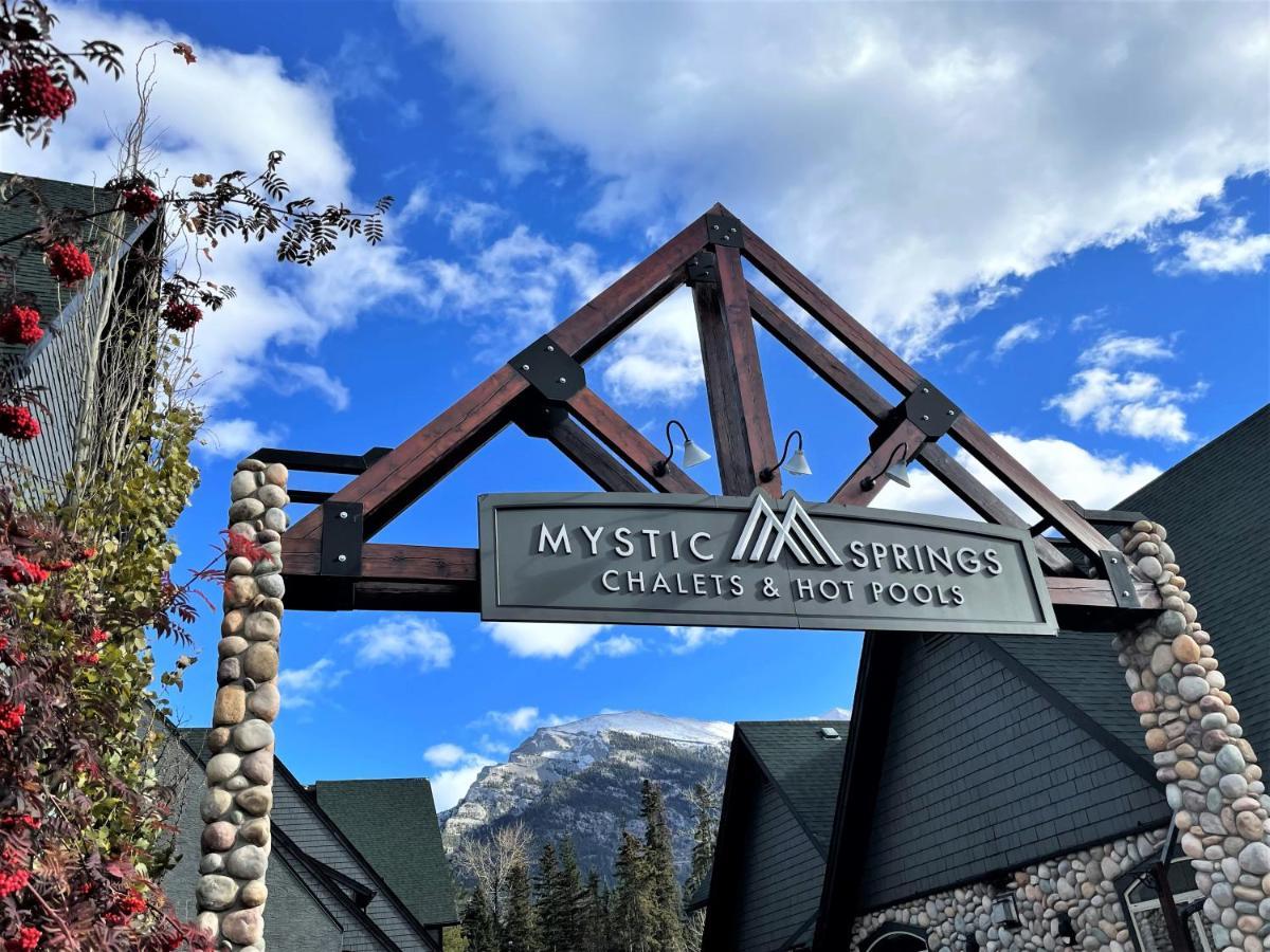 Renovated Chalet At Mystic Springs, Mountain Views, Pets Welcome! Canmore Exterior photo