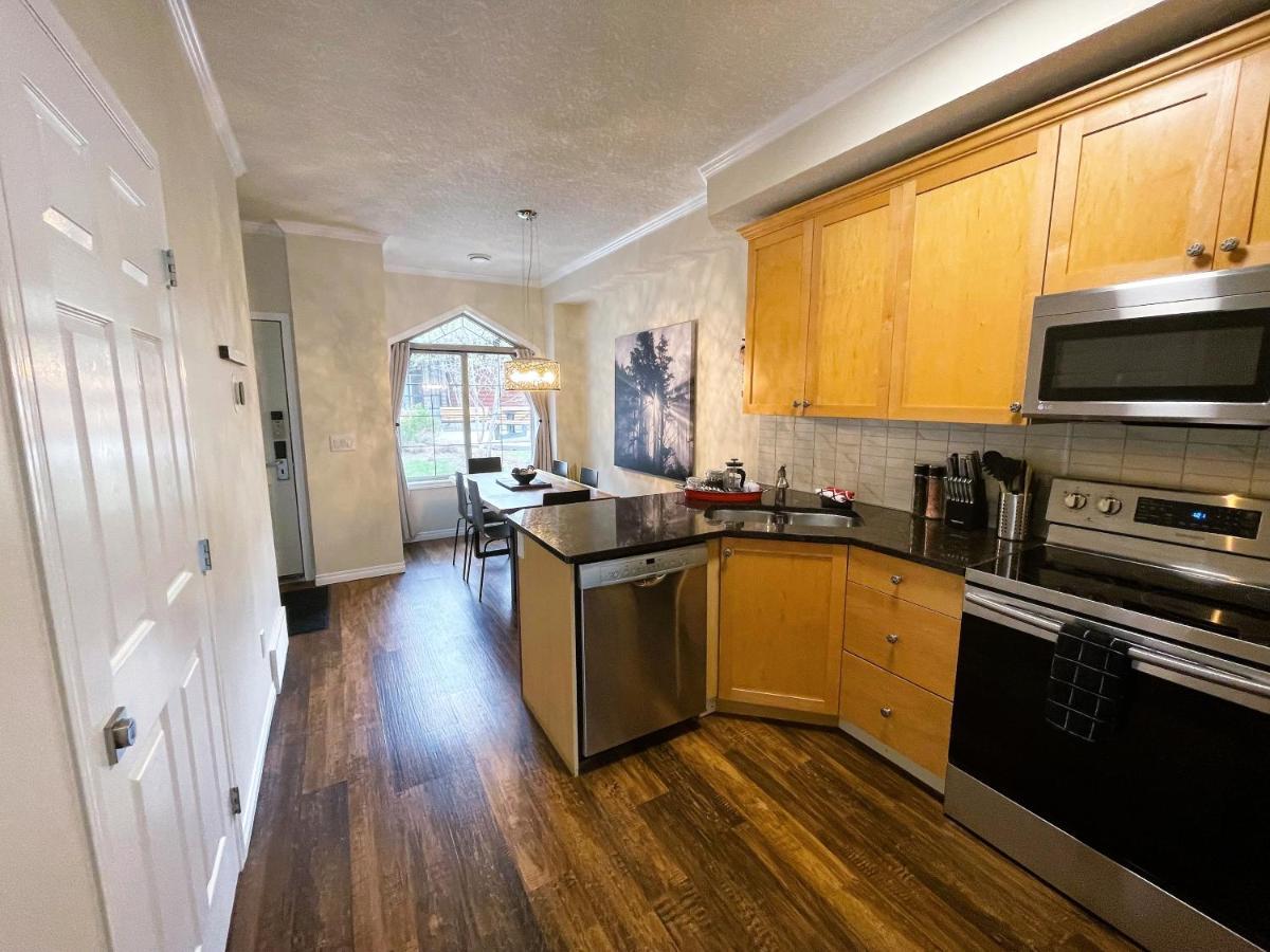 Renovated Chalet At Mystic Springs, Mountain Views, Pets Welcome! Canmore Exterior photo
