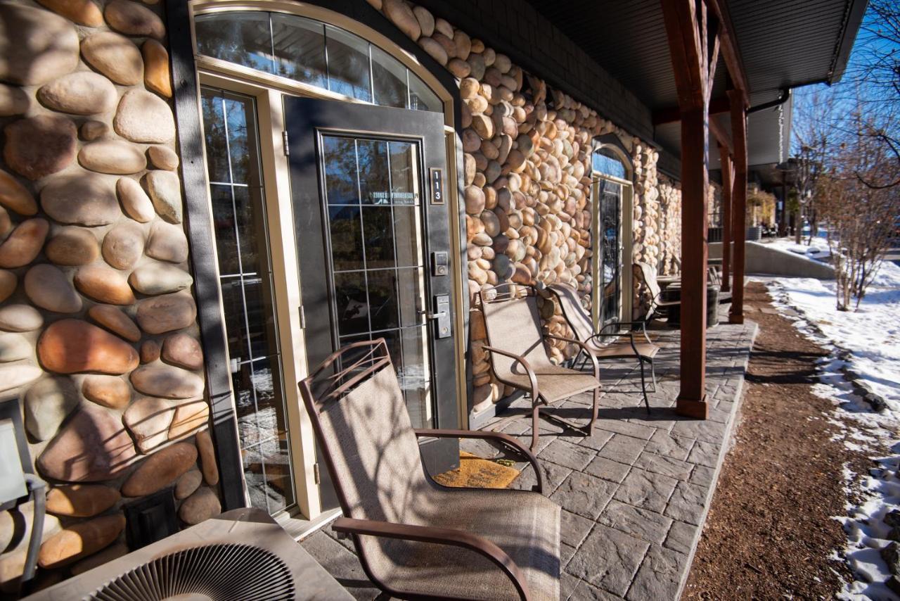 Renovated Chalet At Mystic Springs, Mountain Views, Pets Welcome! Canmore Exterior photo