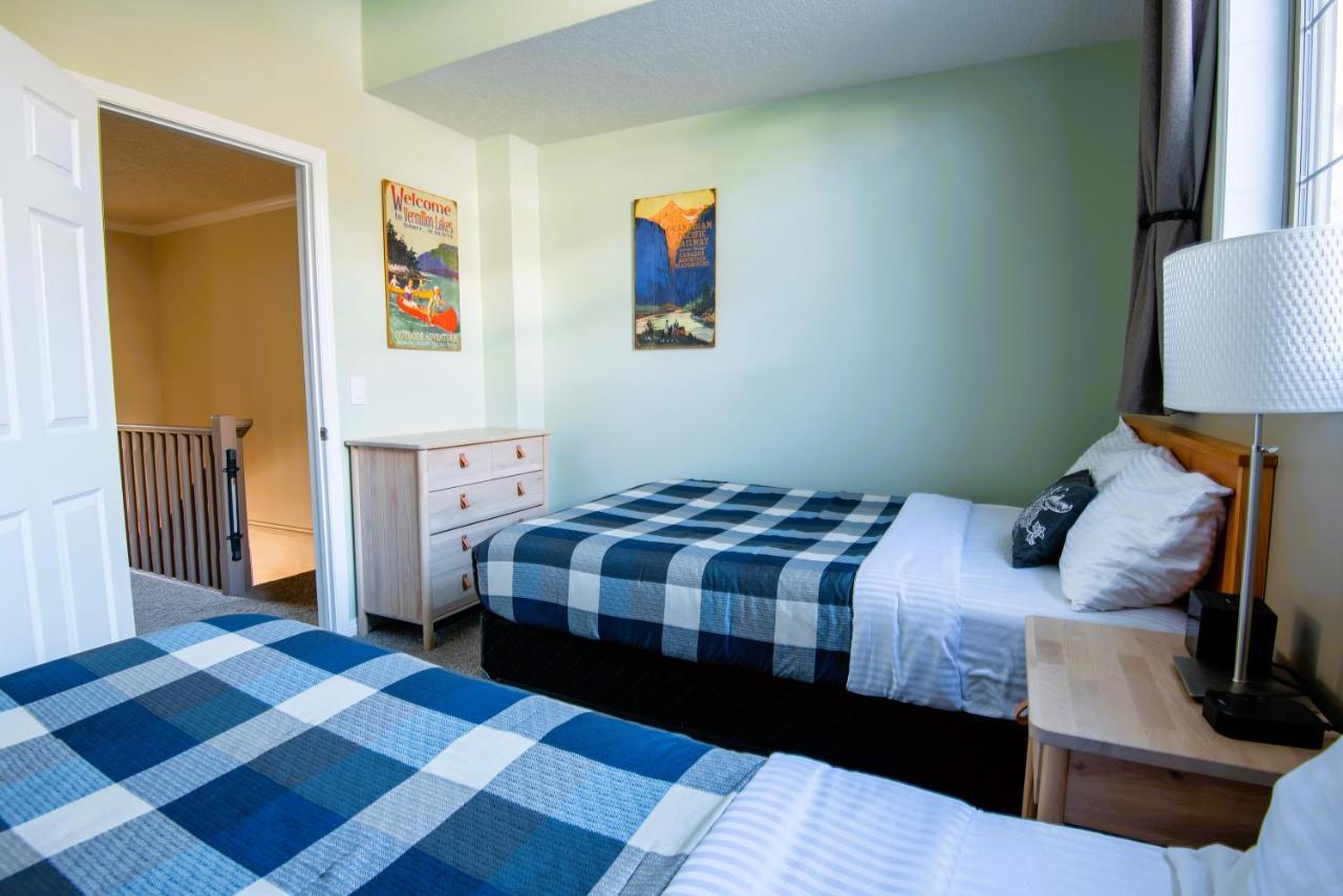 Renovated Chalet At Mystic Springs, Mountain Views, Pets Welcome! Canmore Exterior photo